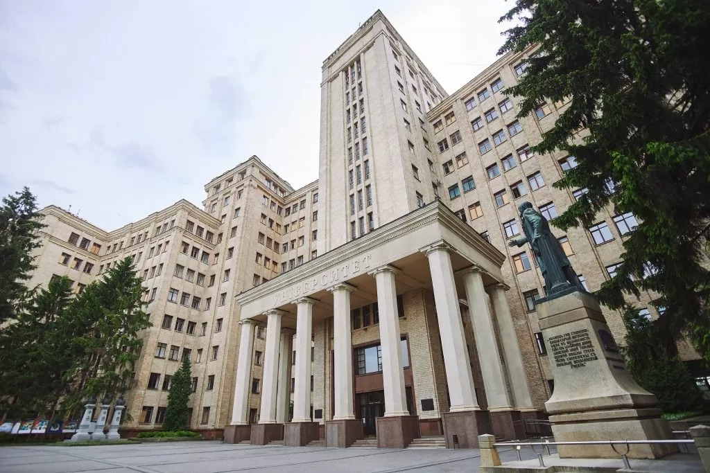 Прокуратура довела у Верховному Суді незаконність передачі в оренду будівлі найстарішого вишу Харкова