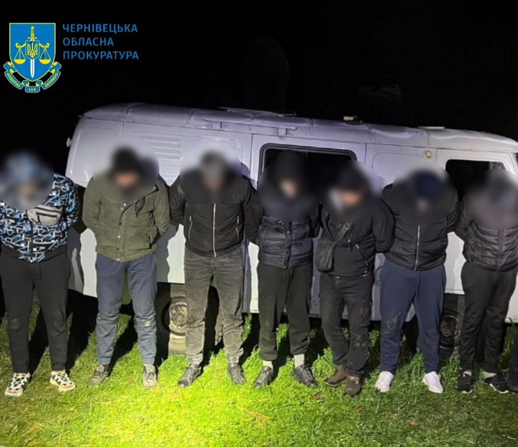 Повідомлено про підозру жителю Буковини, який намагався незаконно переправити до Румунії 7 чоловіків