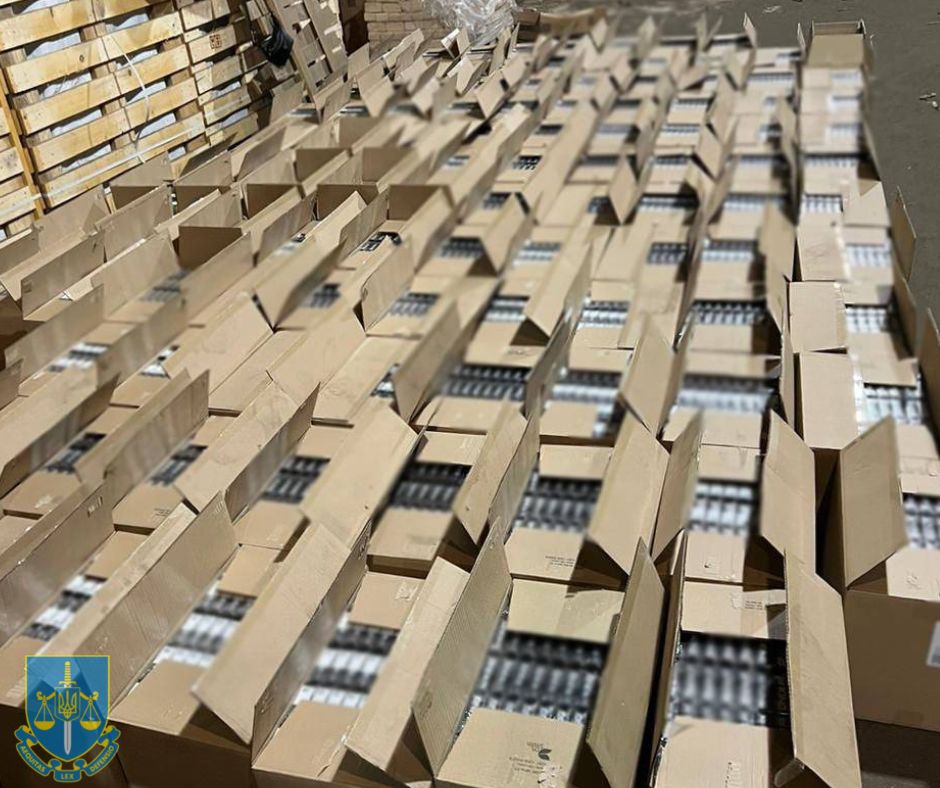Нелегальний продаж контрафактних тютюнових виробів – вилучено товару на майже 18 млн грн