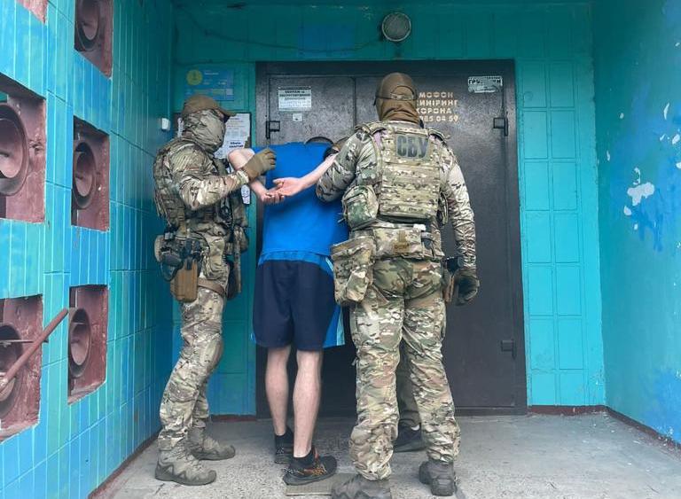 Повідомлено про підозру жителю Черкас, який за 6 тис грн злив ворогу точні координати українських військ та систем ППО