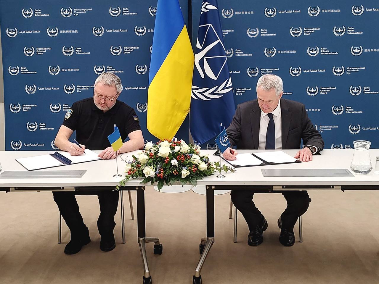 Генпрокурор Андрій Костін у Гаазі підписав Угоду про відкриття Представництва МКС в Україні