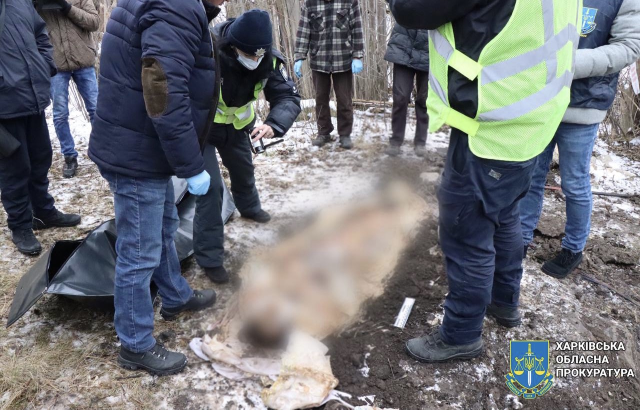 Розстріл окупантами автоколони у смт Борова на Харківщині — правоохоронці ексгумували тіло ще однієї жертви