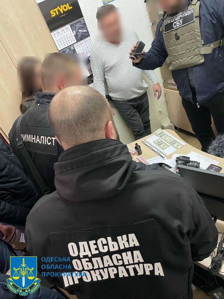 Схема «заробітку» на безперешкодному ввезенні товарів – на Одещині викрито посадовця Держмитслужби