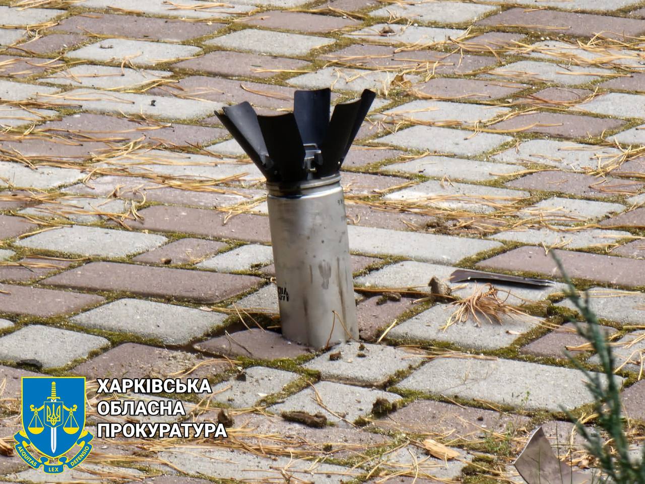 Прокурори зафіксували наслідки нічного ракетного удару по Чугуївщині