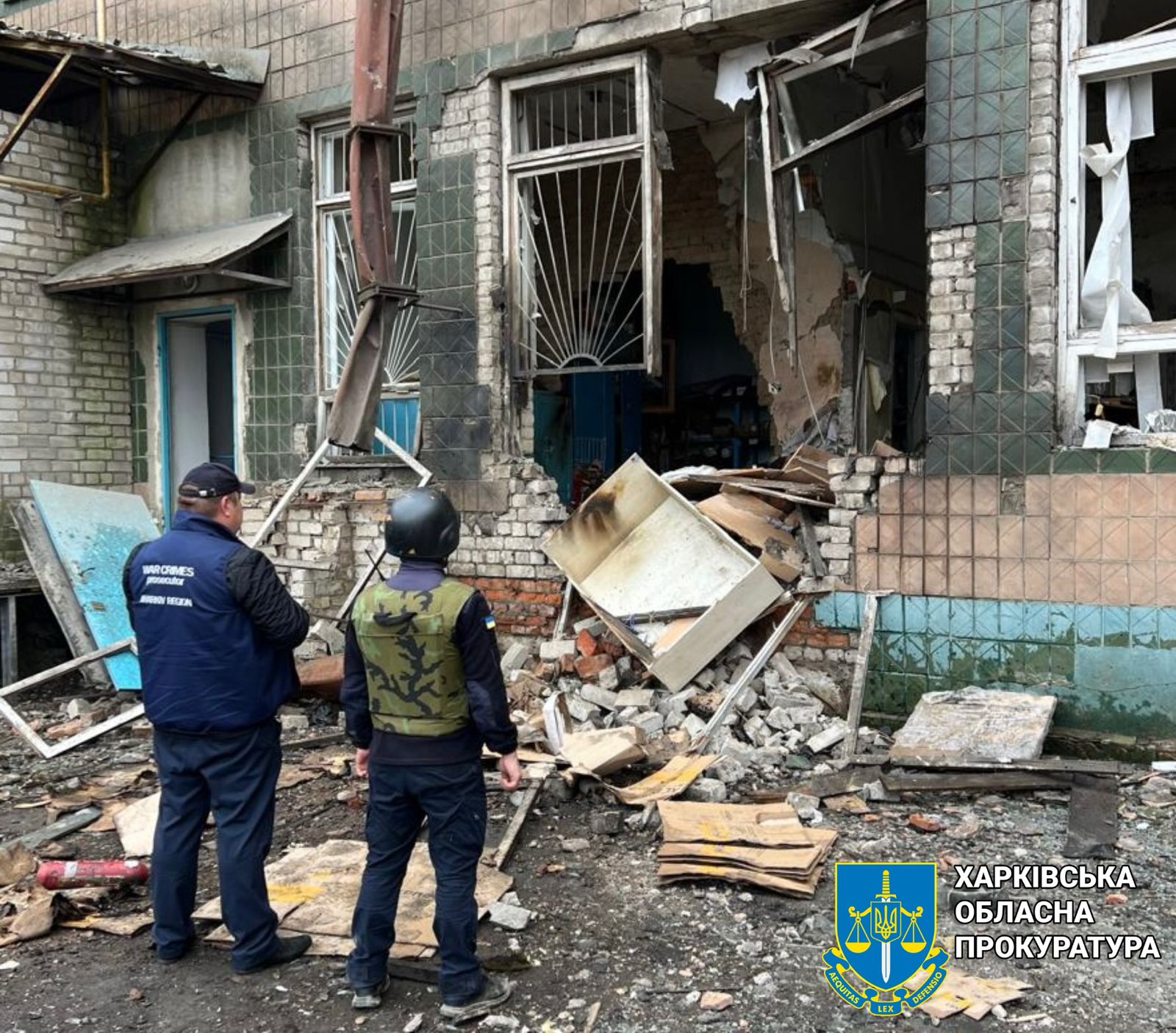 Прокурори зафіксували наслідки чергових ворожих обстрілів Харківщини, внаслідок яких постраждали двоє мирних жителів