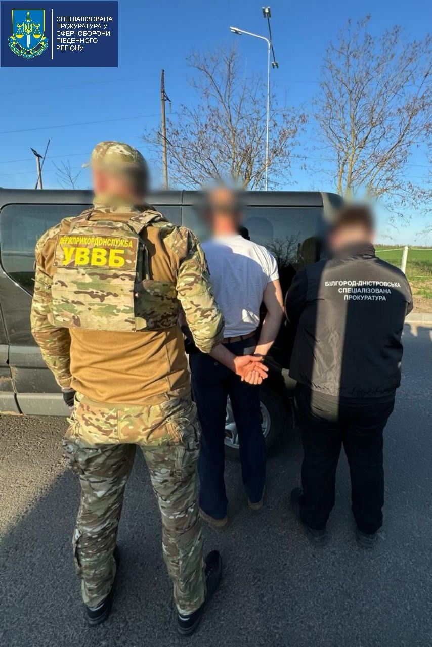 Сприяння незаконному перетину державного кордону та спроба підкупу прикордонника – на Одещині затримано іноземця
