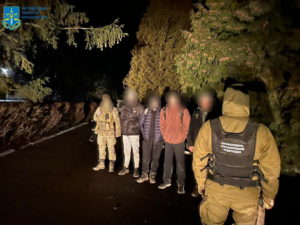 На Буковині ліквідовано канал незаконного переправлення чоловіків за кордон – п’яти особам повідомлено про підозру