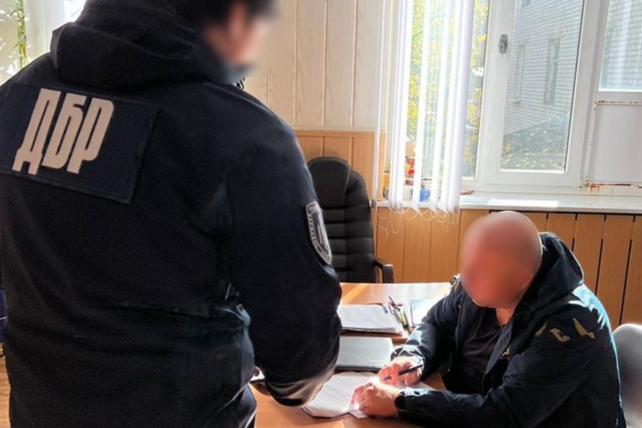На Кіровоградщині повідомлено про підозру керівнику відділення поліції та трьом його підлеглим, які під виглядом рейдів незаконно ловили рибу