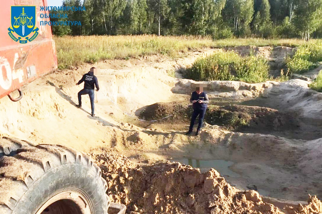 9,8 млн грн збитків через незаконний видобуток піску у промислових масштабах – на Житомирщині судитимуть двох підприємців та їхнього спільника
