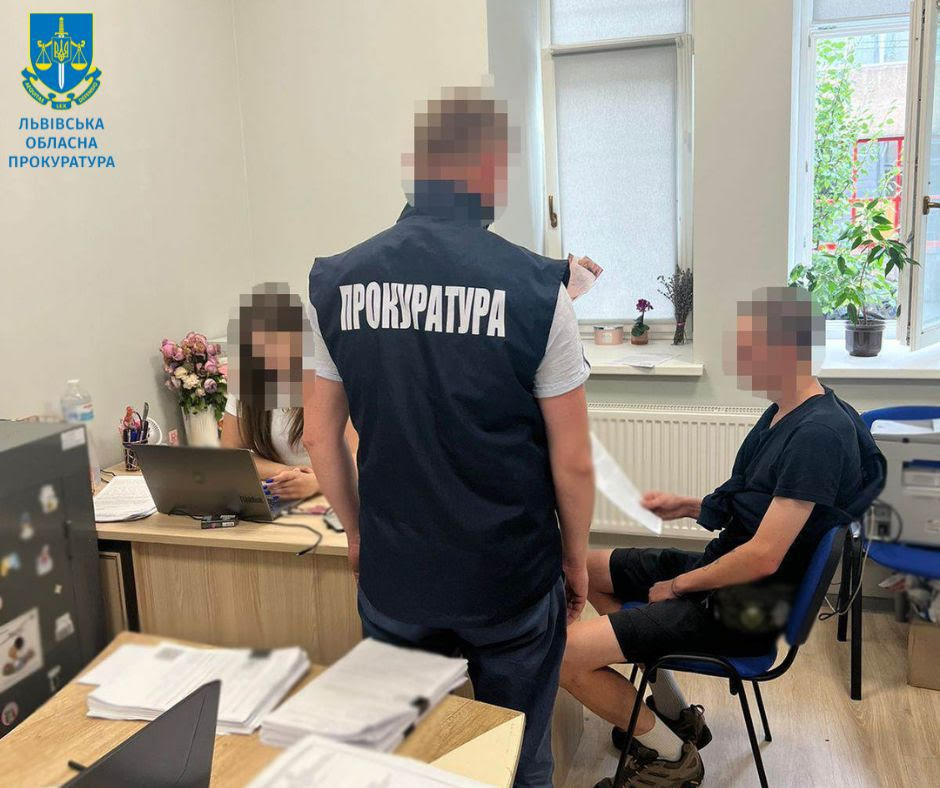 Чоловіка судитимуть за побиття трансгендерної військової у центрі Львова