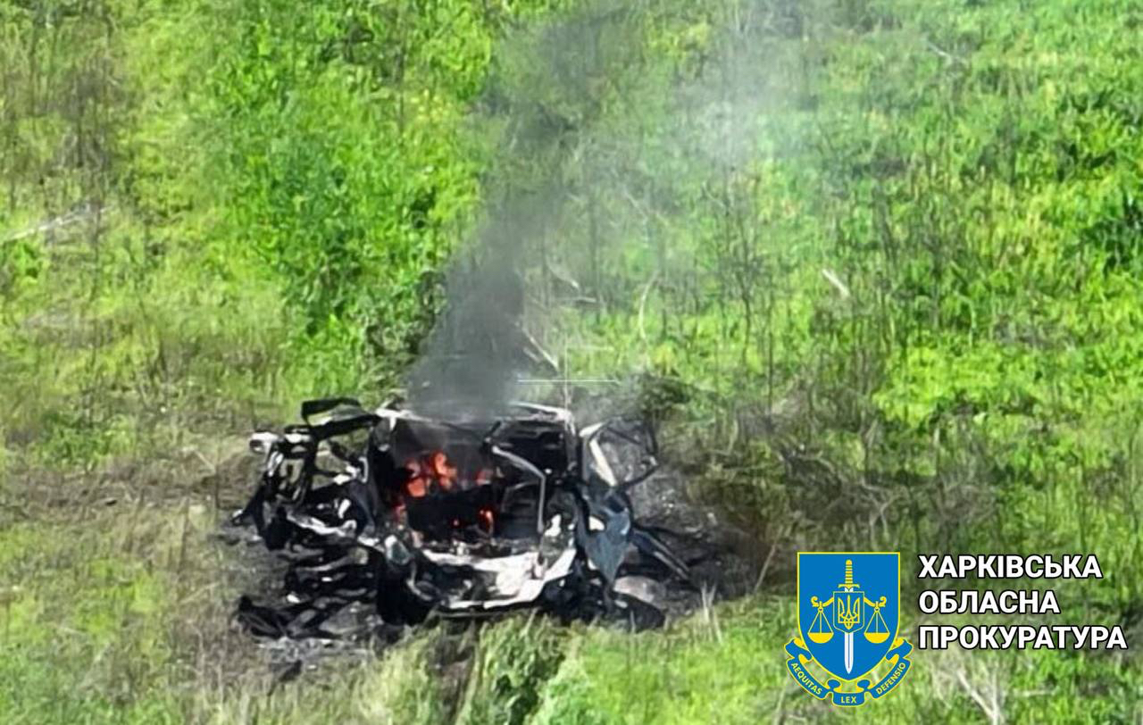 Російські військові вдарили протитанковою керованою ракетою по авто з цивільними на Харківщині – розпочато провадження