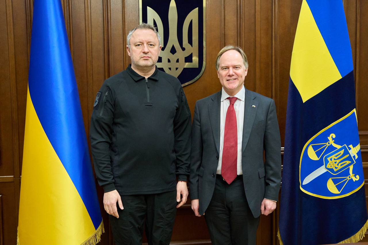 Генпрокурор зустрівся з новим Послом Великої Британії в Україні